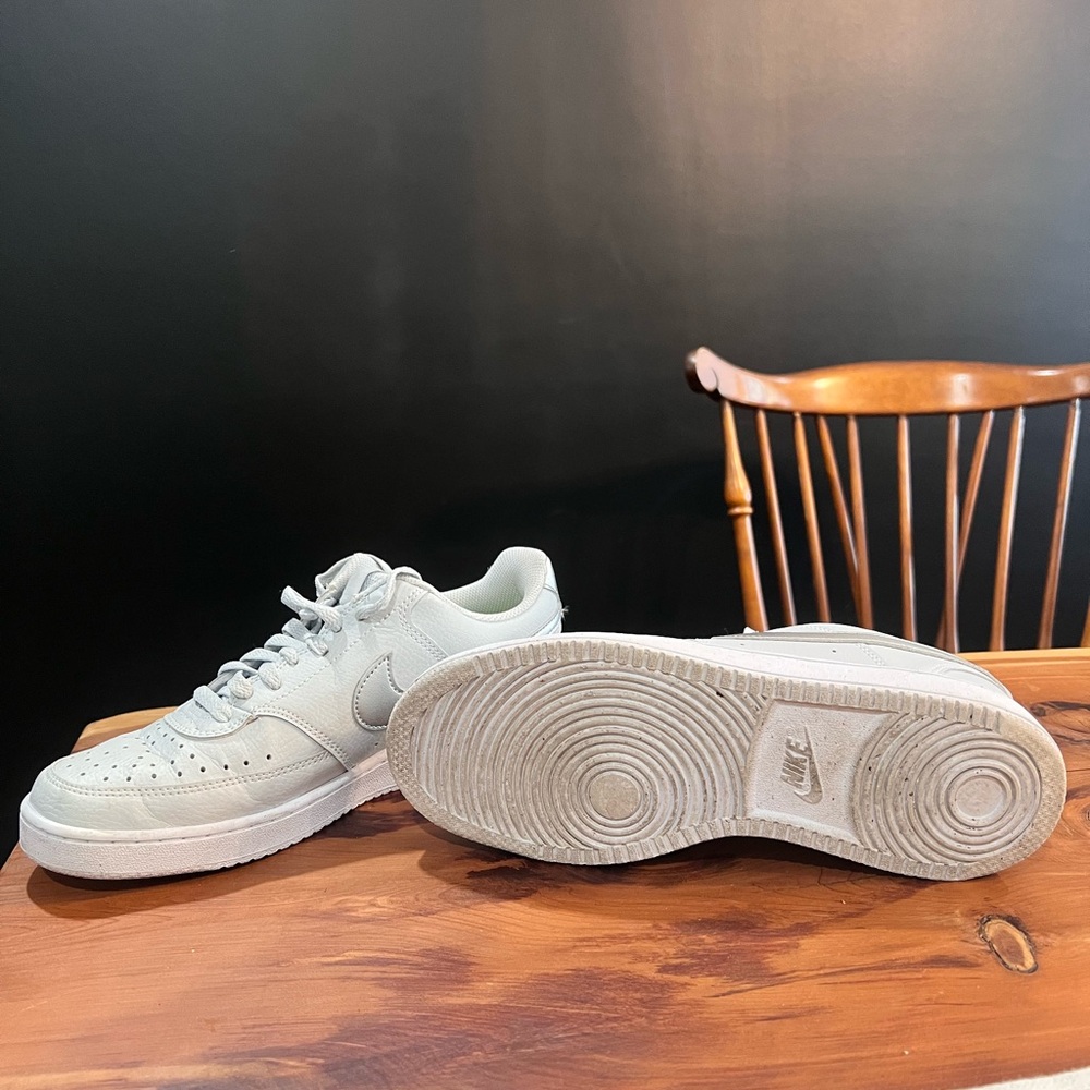 Nike Light Gray Sneakers - Picture 3 of 6